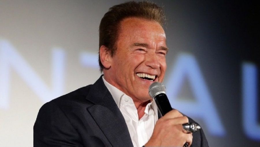Se burla Schwarzenegger de bajos índices de aprobación de Trump (VIDEO)