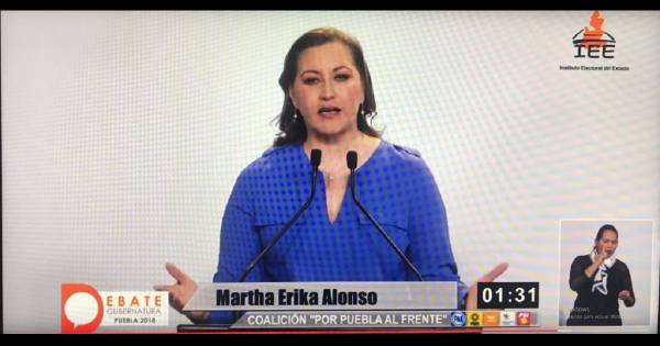#DebatePuebla: En su presentaciÃ³n, Martha Erika evita ataques y dice que hablarÃ¡ sÃ³lo con propuestas