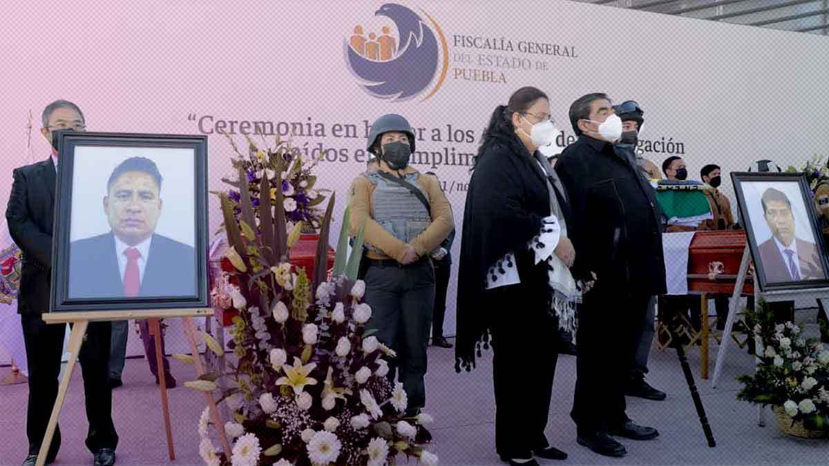 Fue una ejecución: Barbosa; el gobernador participa en homenaje a ministeriales asesinados en Tecamachalco