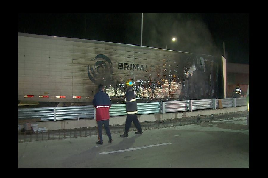 se incendia caja de trailer 2