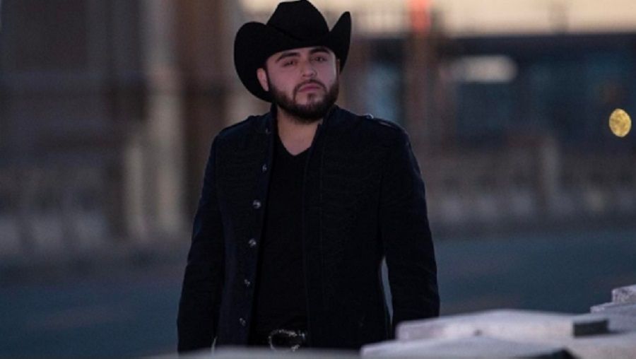 Copia Gerardo Ortiz  'La &uacute;ltima cena' para hacer la portada de su nuevo disco