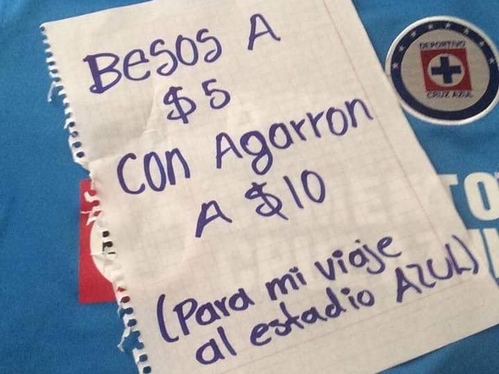 Pone en venta sus besos y &lsquo;agarr&oacute;n&rsquo; para ver a Cruz Azul