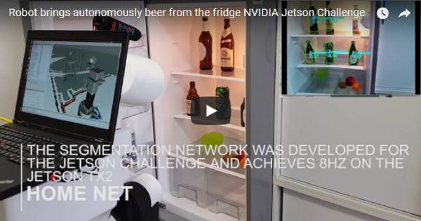 Ingenieros alemanes diseñan un robot que trae cerveza del refrigerador (VIDEO)