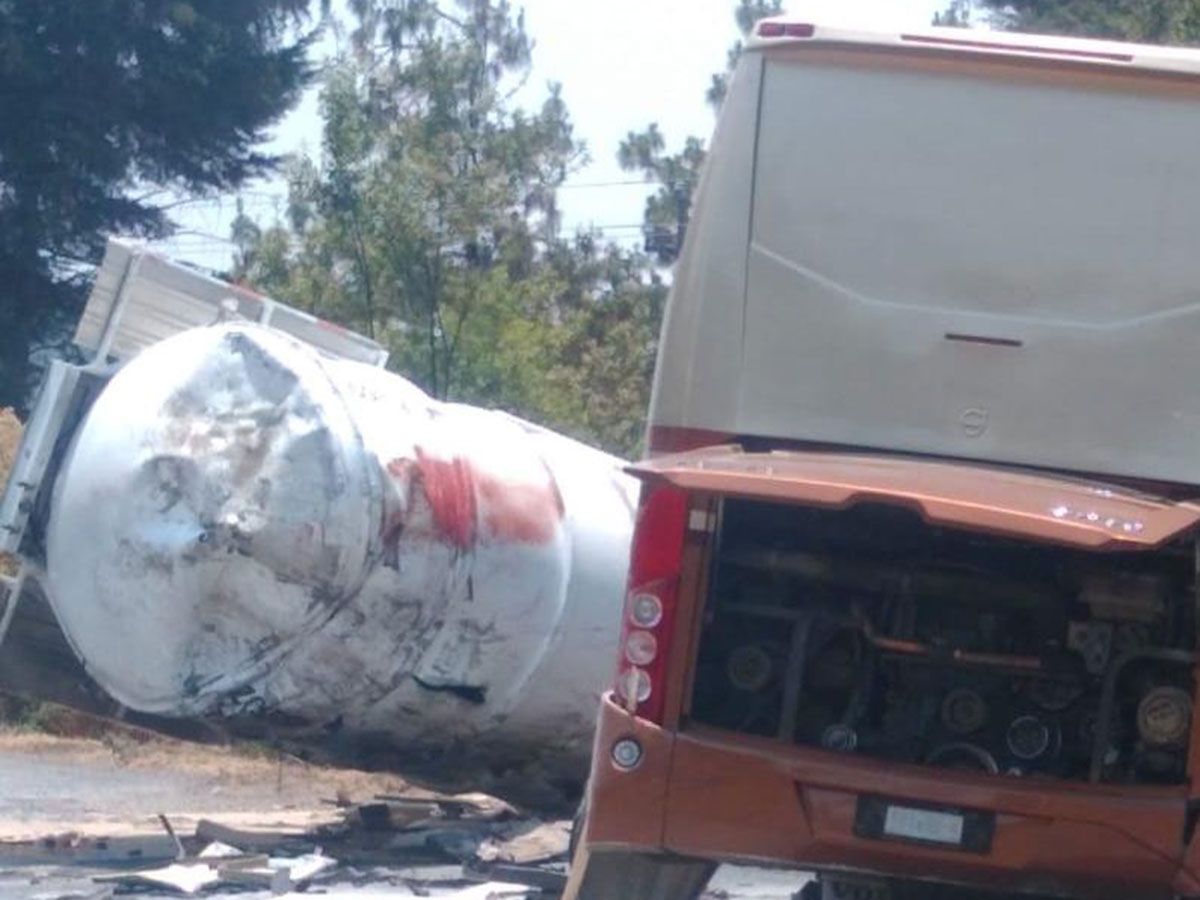 choca el camion de marco antonio solis 1