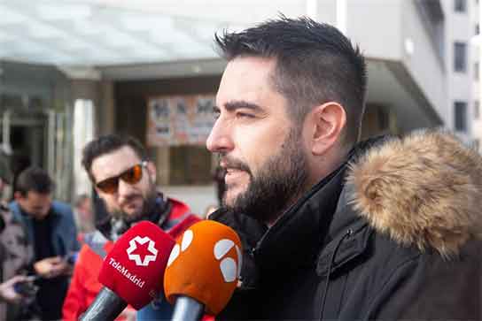 juez lo perdona por limpiarse la nariz con la bandera espanola 444444