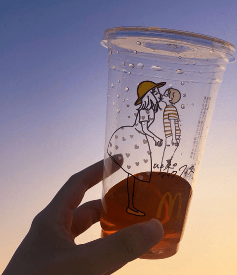 vasos sexuales de mcdonalds estan volviendo locos a todos en japon 1 1