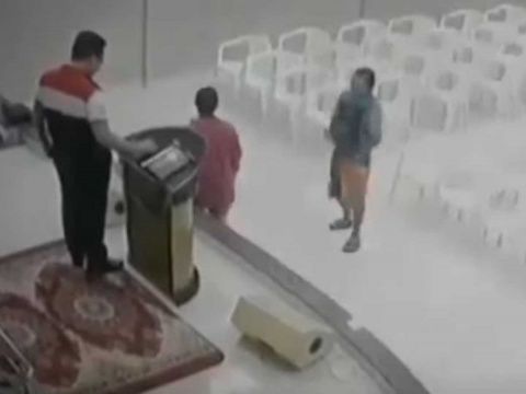 video apunalan a joven en iglesia evangelica de brasil
