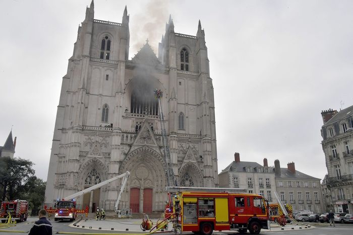 incendio nantes