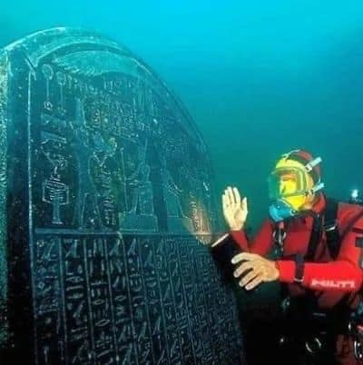 La ciudad de Heracleion en el antiguo Egipto fue muy importante, pero debido a las condiciones climáticas terminó bajo el agua, a 45 metros de profundidad del Mediterráneo frente a Alejandría. 