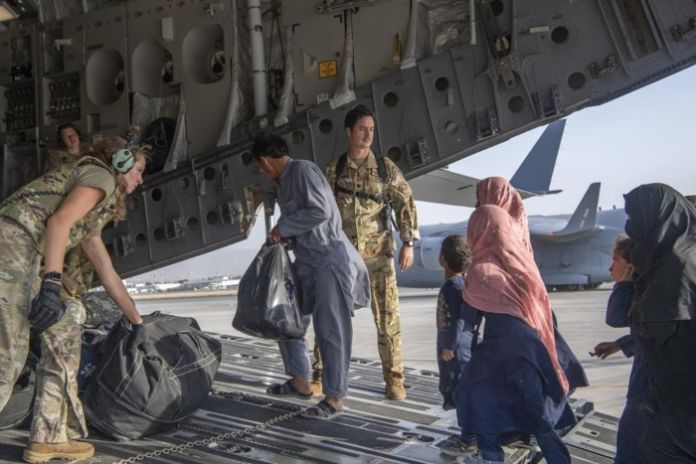 evacuados en kabul