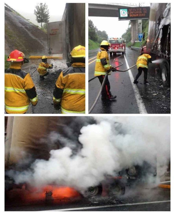El camión se incendió a la altura de la antigua caseta de cobro en Texcapa