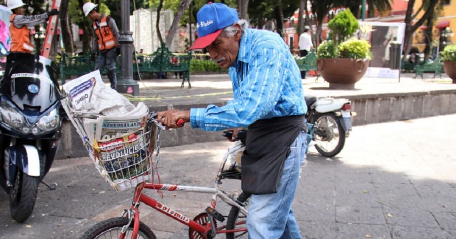 Presentaron una iniciativa ante el Congreso de Puebla para evitar que los adultos mayores que donaron un predio a sus familiares, sean abandonados o mantenidos en una situación precaria.