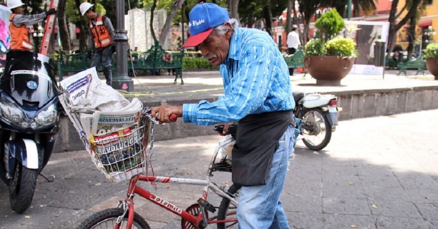 Presentaron una iniciativa ante el Congreso de Puebla para evitar que los adultos mayores que donaron un predio a sus familiares, sean abandonados o mantenidos en una situaci&oacute;n precaria.