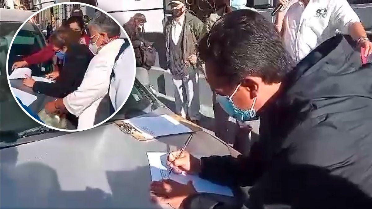 Ciudadanos entregan firmas al Congreso local para exigir frenar el cobro del DAP en Puebla capital