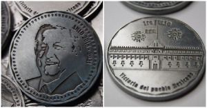 El diseño de las monedas incluye el rostro de López Obrador.
