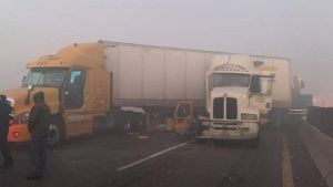 Neblina provoca carambola en el Circuito Exterior Mexiquense