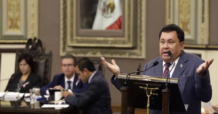 H&eacute;ctor Alonso ser&aacute; denunciado ante Derechos Humanos por sus comentarios transf&oacute;bicos en el Congreso de Puebla