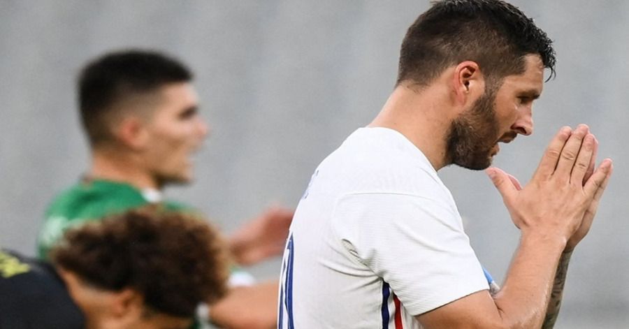 Andr&eacute; Gignac ha demostrado que lleva a M&eacute;xico en el coraz&oacute;n y se siente m&aacute;s mexicano que muchos de nosotros, as&iacute; lo demostr&oacute; en el encuentro de M&eacute;xico vs Francia en los Juegos Ol&iacute;mpicos, pues al abrir el encuentro con un gol en lugar de festejar se disculp&oacute;.