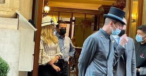 Increpan a Pe&ntilde;a Nieto al salir de un exclusivo restaurante de Italia