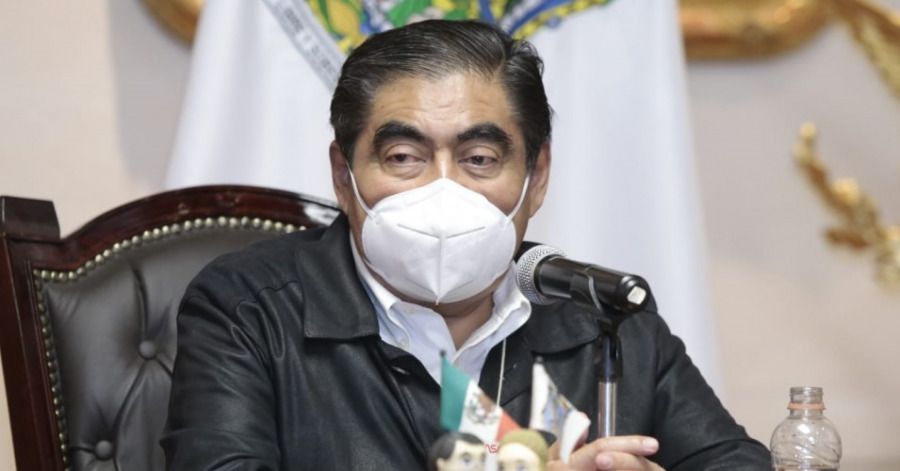 El gobernador dijo que sigue el litigio por otra parte del terreno.