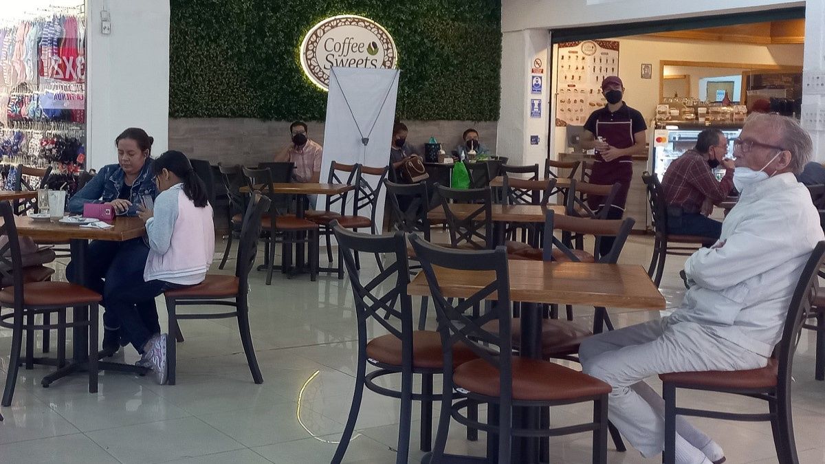 Pese a cr&iacute;ticas, decreto para no vacunados en Puebla est&aacute; listo: Barbosa