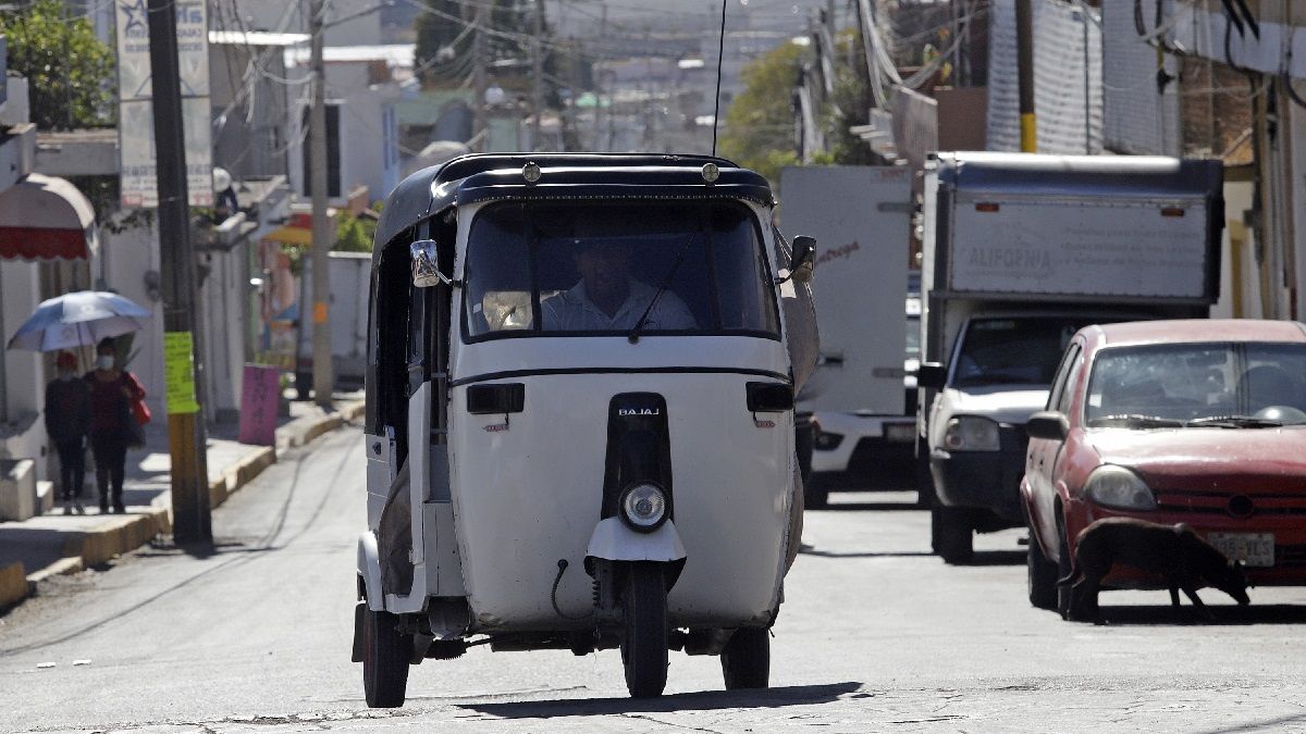 Habrá mototaxis sólo en las regiones de Puebla donde sean necesarios: Barbosa