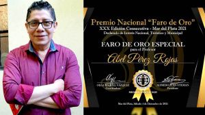 Escritor poblano recibe premio nacional de Argentina por difundir la cultura
