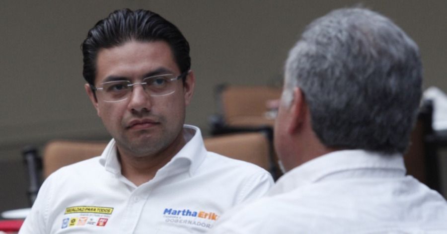 Giles se autoexilia y se inscribe por la candidatura del PAN a la alcald&iacute;a de Santa Clara Ocoyucan