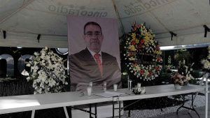 Aquí descansan los restos de López Díaz… le puedes llevar un arreglo floral