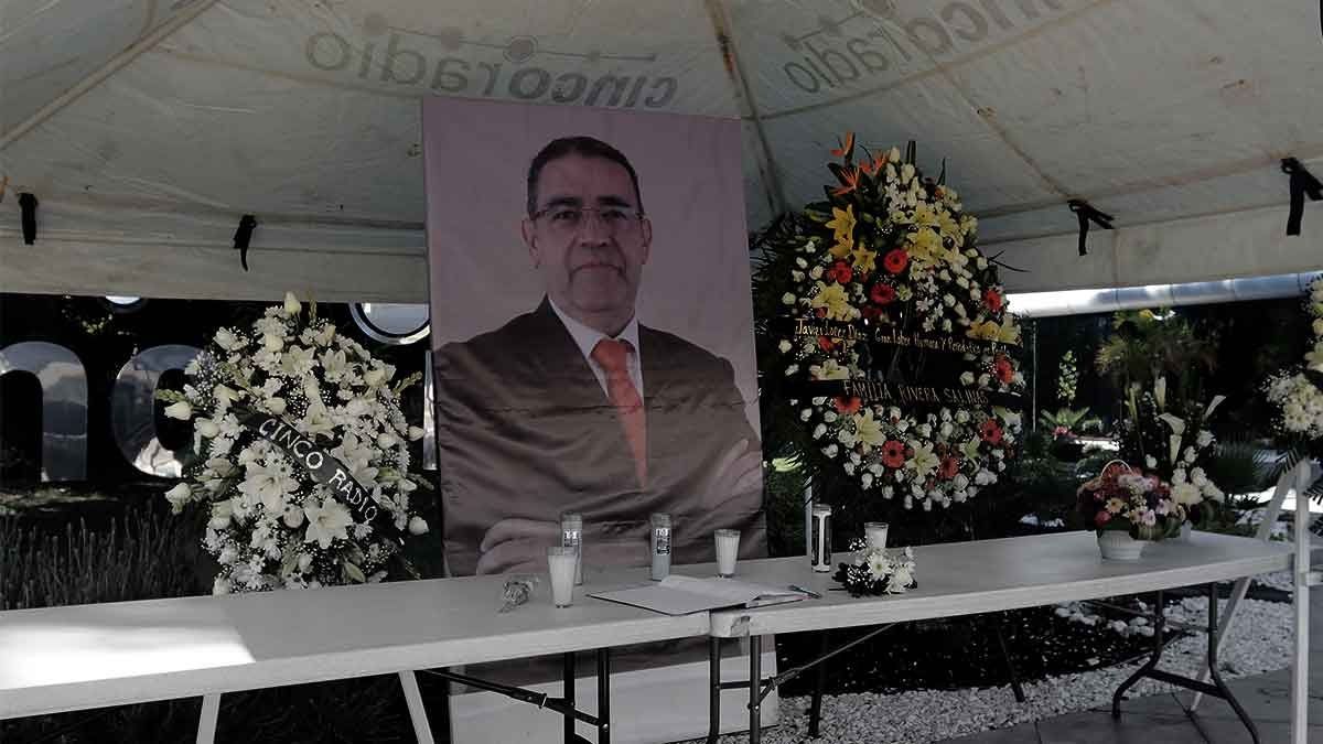 Aqu&iacute; descansan los restos de L&oacute;pez D&iacute;az&hellip; le puedes llevar un arreglo floral