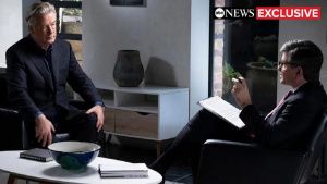 Alec Baldwin habla del incidente en filmaci&oacute;n de Rust: &ldquo;No apret&eacute; el gatillo&rdquo;, dice a ABC