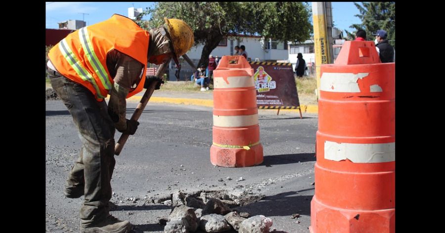 Con 20 cuadrillas, Ayuntamiento de Puebla mantiene atención al bacheo en la ciudad