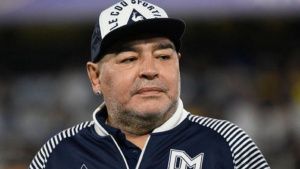 Expareja de Maradona rompe el silencio y cuenta que el astro argentino abusó de ella