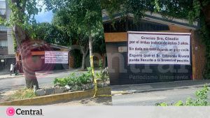 Una poblana cuelga manta a favor de Claudia Rivera.