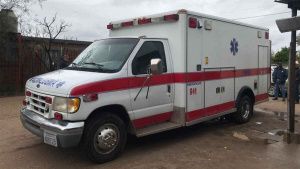 Llaman Lady Chatarra a Lilly T&eacute;llez por comprar y donar ambulancia usada