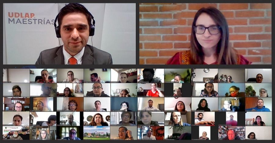 Los participantes del curso para analizar temas educativos actuales.