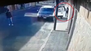 VIDEO: As&iacute; fue como sujetos asaltaron a una mujer en la colonia Francisco I. Madero