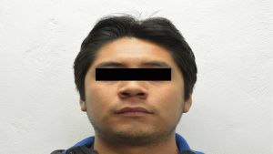 Detienen hombre por usurpaci&oacute;n de funciones en Los H&eacute;roes, Puebla