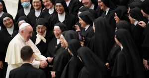 El Papa pidi&oacute; a la comunidad internacional encontrar una soluci&oacute;n para controlar los flujos migratorios 