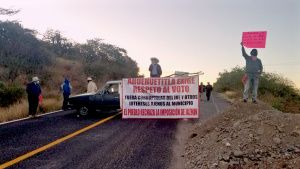 Cumple 6 horas bloqueo de Ahuehuetitla; no destituirán alcaldes con cierres: Barbosa