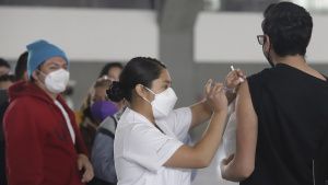 Nueve de cada 10 poblanos ya est&aacute;n vacunados contra la covid; 87 mil rezagados s&iacute; fueron por su dosis