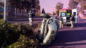 Volcadura  en San Pedro Cholula deja dos lesionados