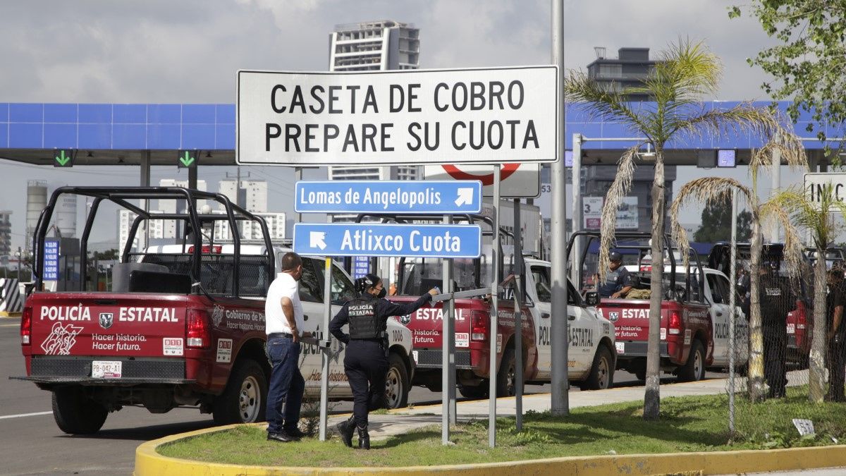 Analiza Gobierno de Puebla colocar sensores y patrullas en casetas de carreteras estatales para evitar accidentes