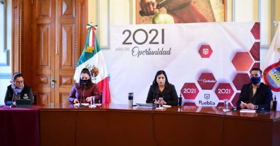 Puebla capital entrega apoyos funerarios y relleno de tanques de oxígeno por covid