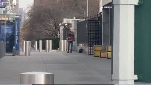 VIDEOS: Hombre irrumpe en sede de la ONU en NY y causa gran movilización