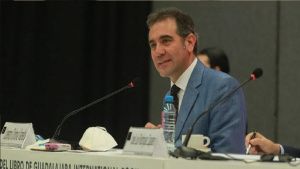 Hay dinero para la consulta de revocaci&oacute;n de mandato&hellip; pero faltan 2,300 millones: INE