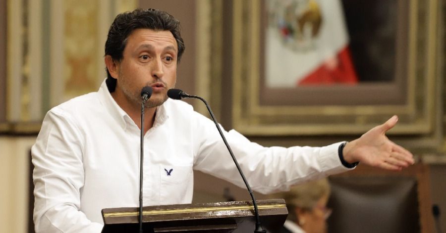 Jos&eacute; Juan se va a Houston por &ldquo;problemas de salud&rdquo;; niega que se haya fugado