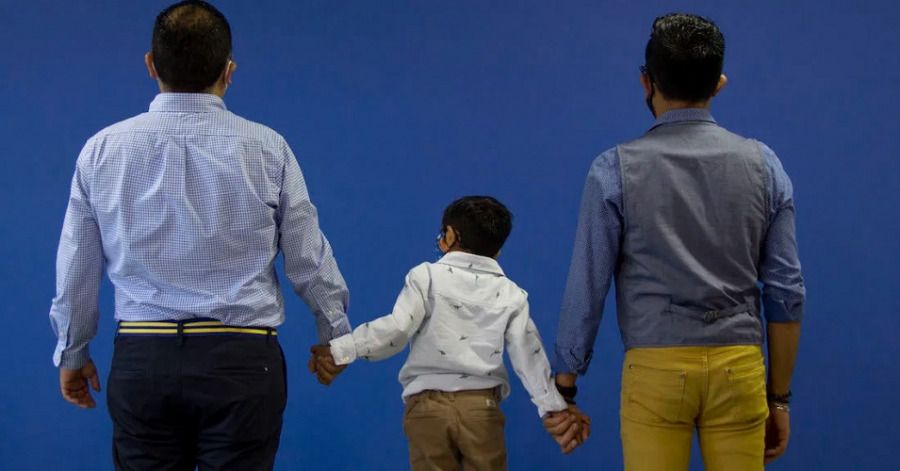Por primera vez en Morelos, pareja homoparental adopta ni&ntilde;o de 6 a&ntilde;os