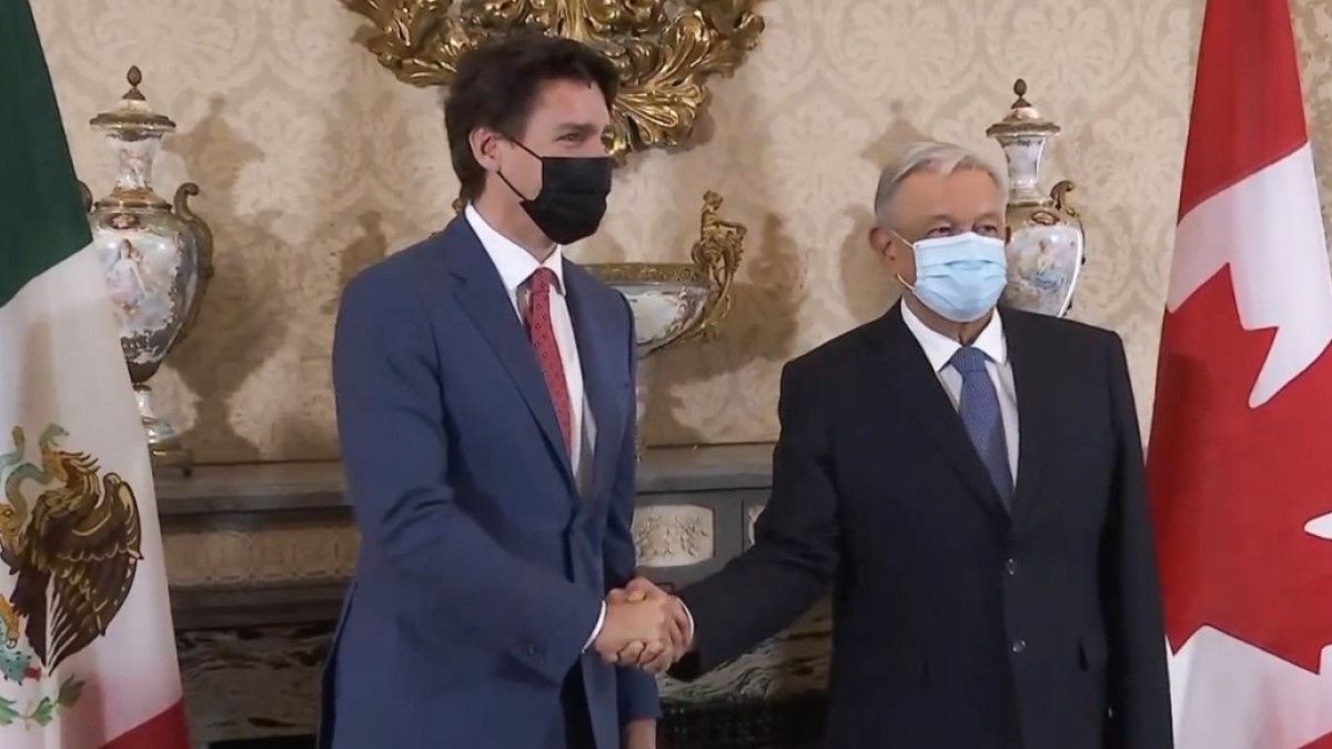 En reuni&oacute;n, AMLO y Trudeau revisan liderazgo de mujeres y pueblos ind&iacute;genas