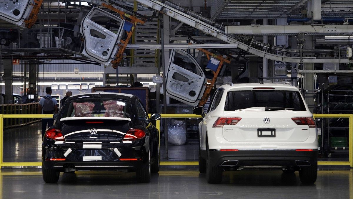 Volkswagen perfila otro año de baja en la producción de autos; acumula disminución del 6%